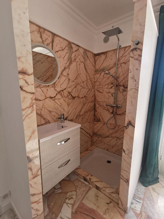 Séjour en pleine nature, vue imprenable, jacuzzi Contes  Exterior foto